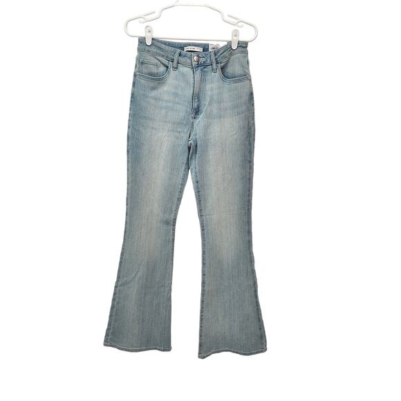 NWT Elizabeth and James Light-washed Denim High rise Flared Jeans Women's 4 - Picture 1 of 10